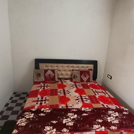 Keshav Narayan Home Stay Mathura Exterior photo